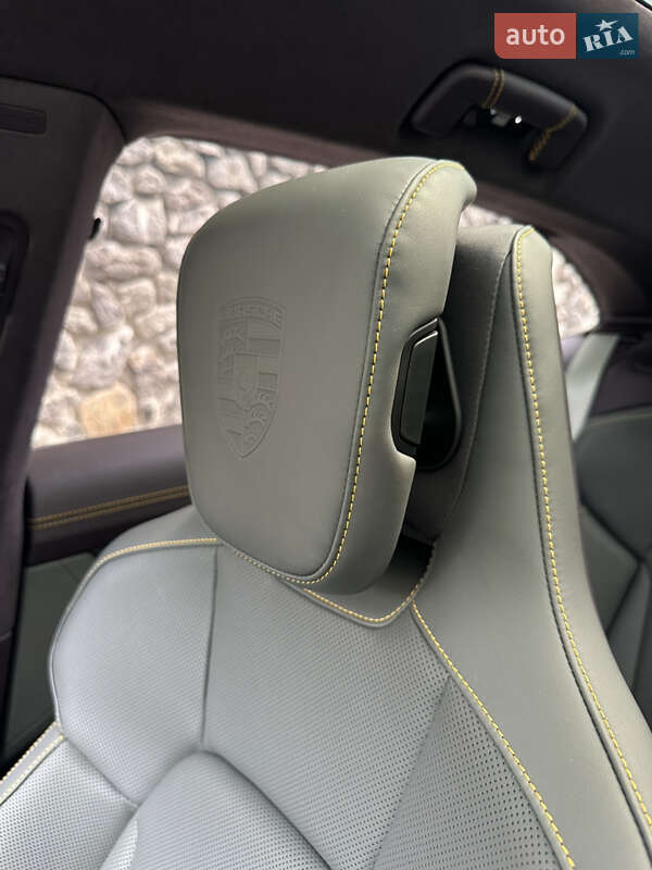 Универсал Porsche Taycan Cross Turismo 2023 в Киеве