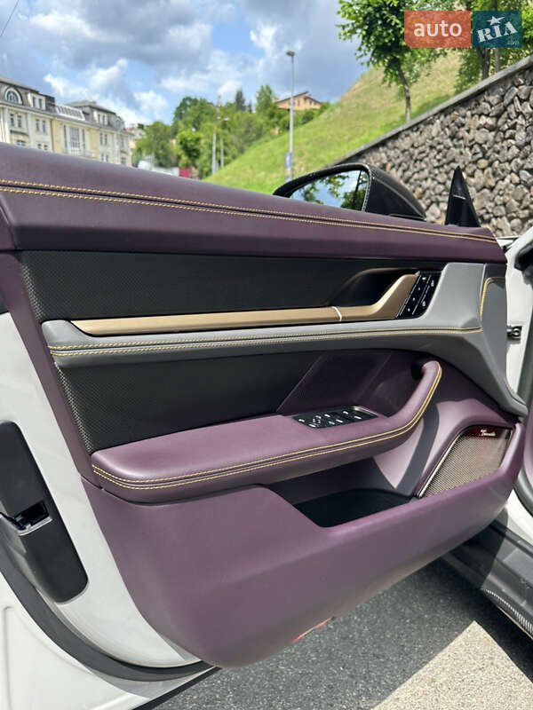 Универсал Porsche Taycan Cross Turismo 2023 в Киеве