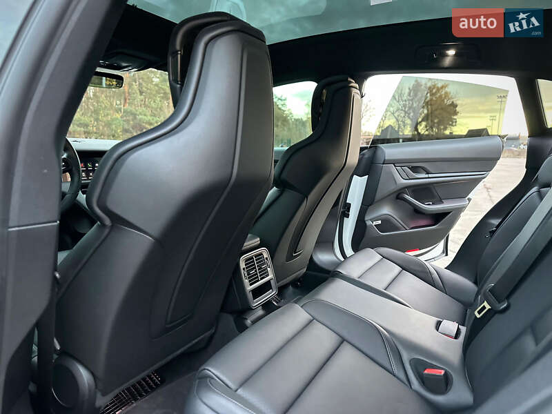 Універсал Porsche Taycan Sport Turismo 2023 в Києві фото 72 Універсал Porsche Taycan Sport Turismo 2023 в Києві
