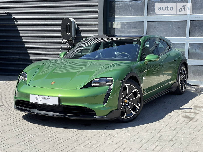 Универсал Porsche Taycan 2021 в 