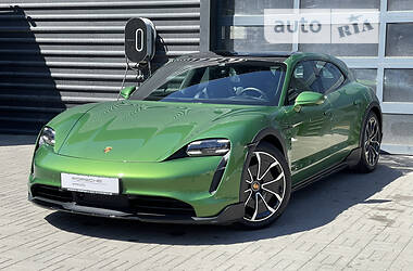 Универсал Porsche Taycan 2021 в 