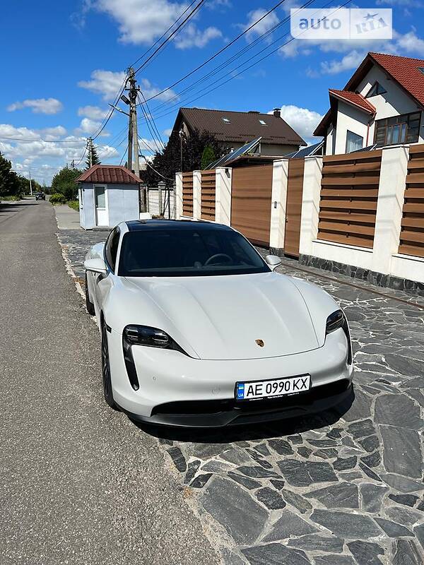 Хэтчбек Porsche Taycan 2022 в Днепре