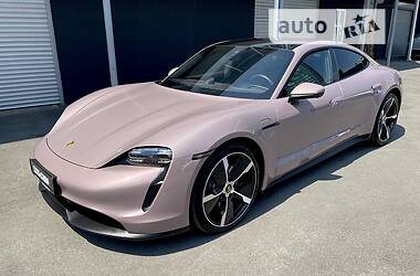 Седан Porsche Taycan 2020 в 
