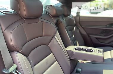 Седан Porsche Taycan 2020 в 
