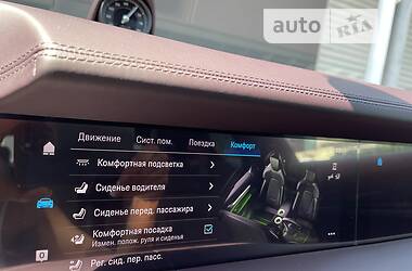 Седан Porsche Taycan 2020 в 