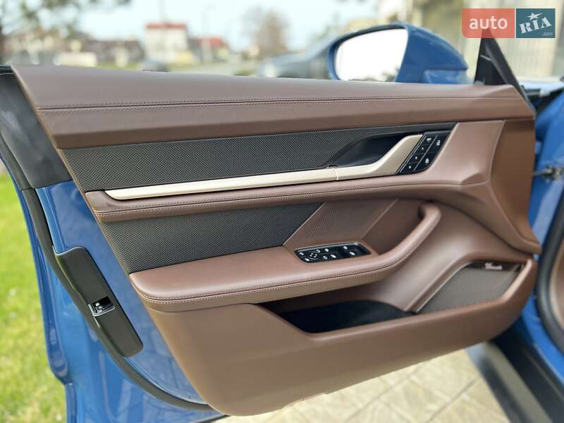 Седан Porsche Taycan 2021 в Одессе