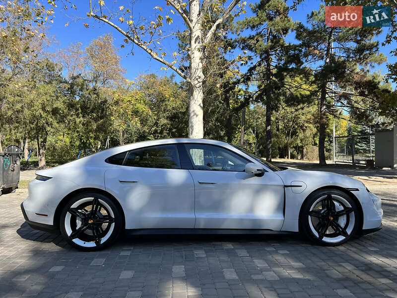Седан Porsche Taycan 2020 в Одессе