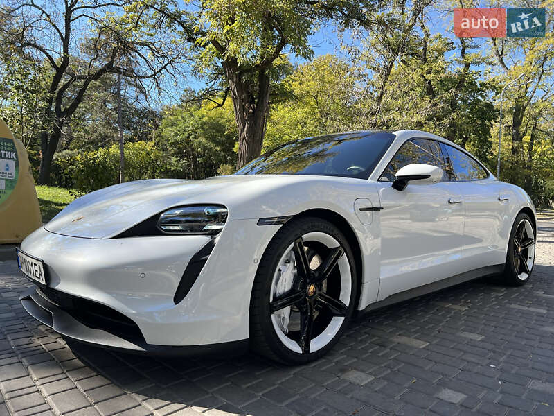 Porsche Taycan 2020