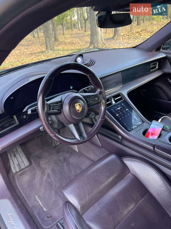 Седан Porsche Taycan 2021 в Кропивницком