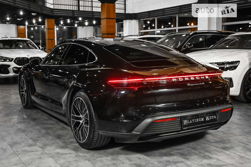 Седан Porsche Taycan 2020 в Одессе