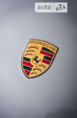 Седан Porsche Taycan 2020 в Полтаві