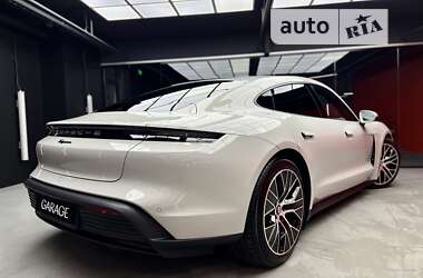 Седан Porsche Taycan 2023 в Киеве