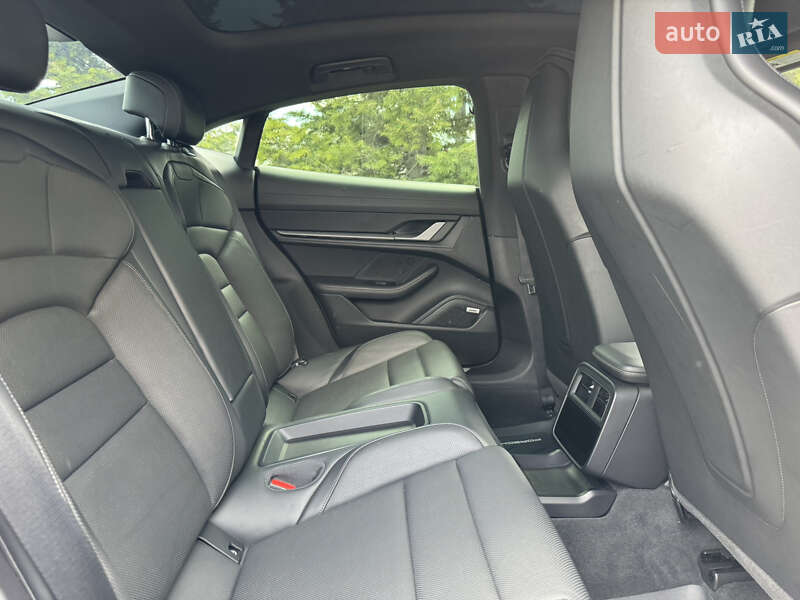 Седан Porsche Taycan 2020 в Одессе