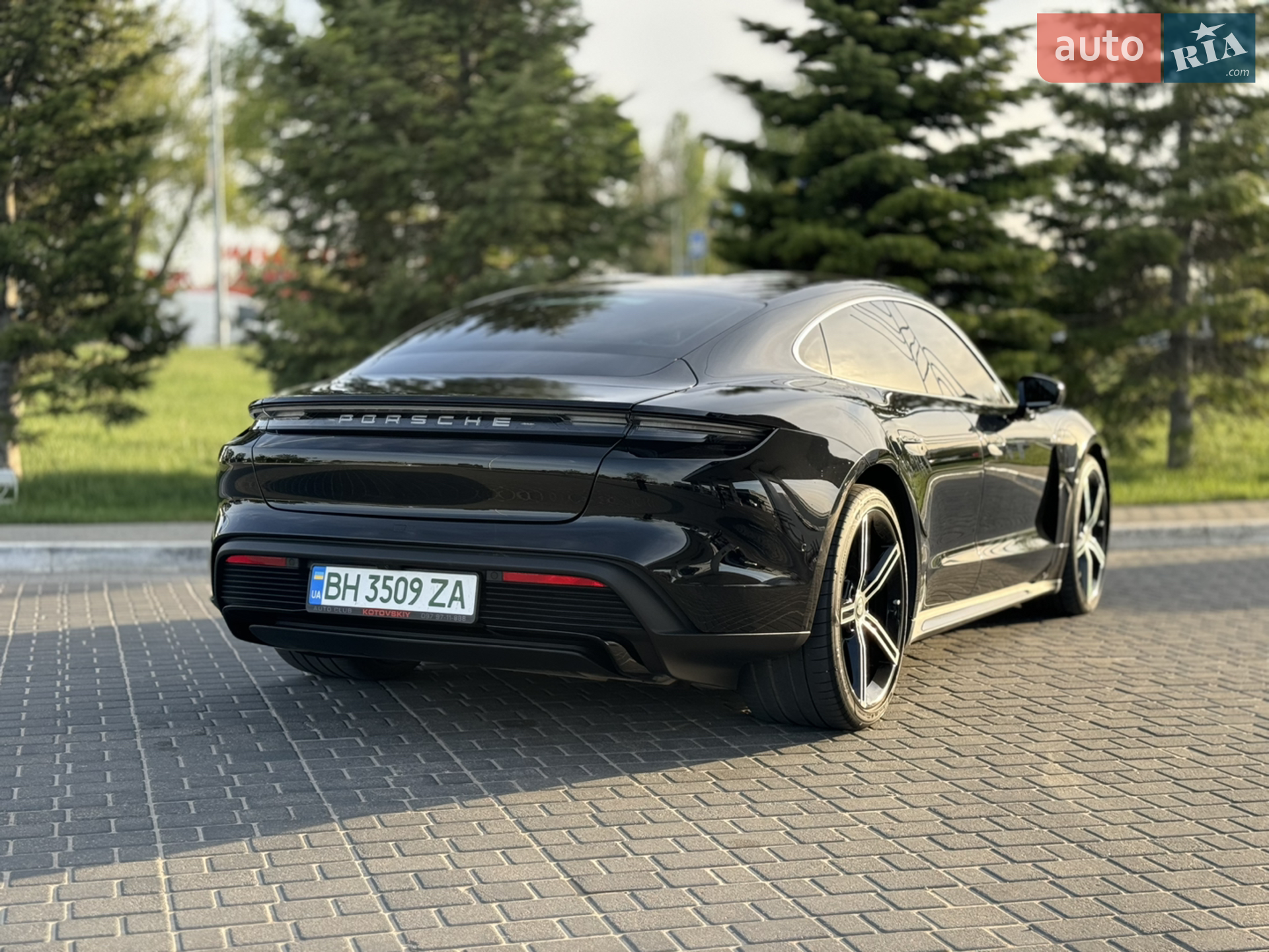 2020 Porsche Taycan - мініатюра 23