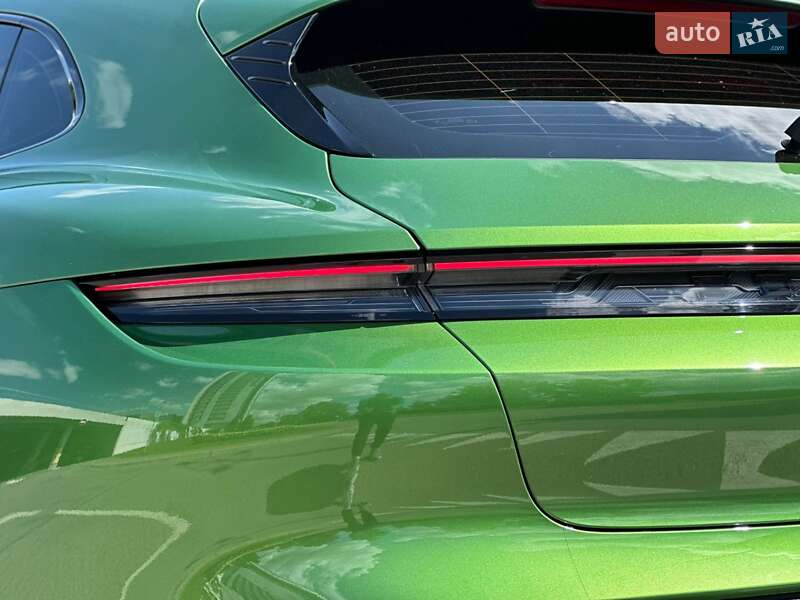 Седан Porsche Taycan 2022 в Києві