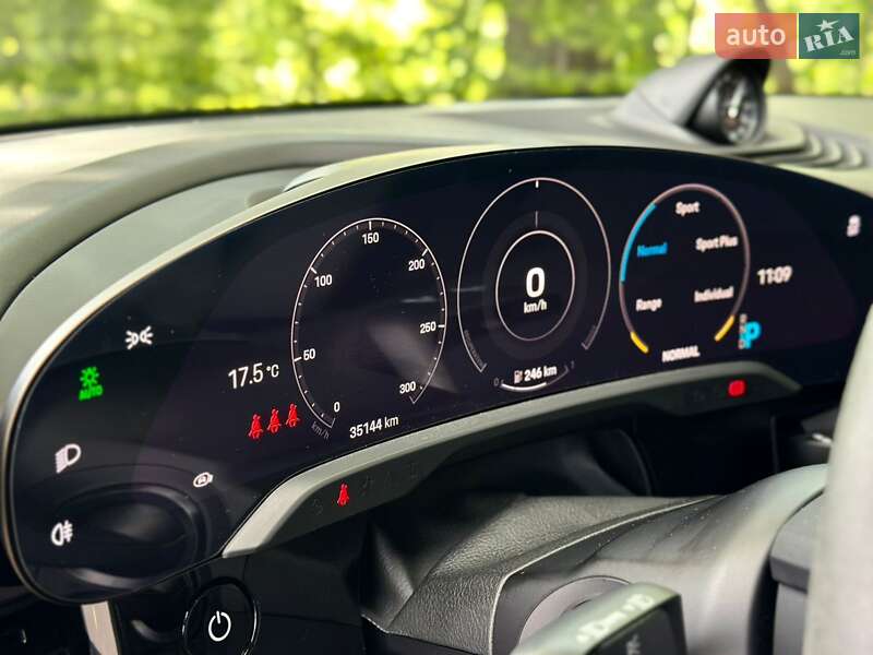 Седан Porsche Taycan 2022 в Києві