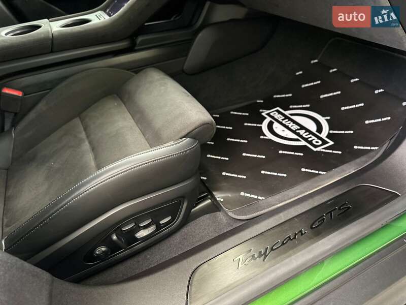Седан Porsche Taycan 2022 в Києві