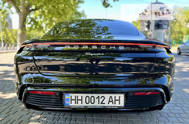 Седан Porsche Taycan 2021 в Одесі