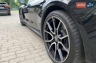 Седан Porsche Taycan 2022 в 