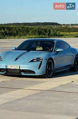 Седан Porsche Taycan 2020 в 