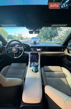 Седан Porsche Taycan 2020 в 