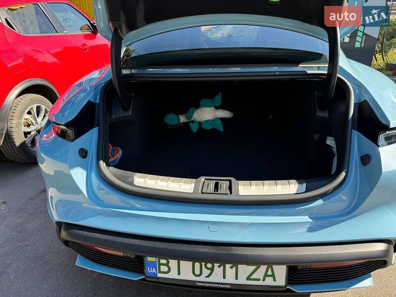 Седан Porsche Taycan 2020 в Полтаве