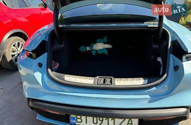 Седан Porsche Taycan 2020 в 
