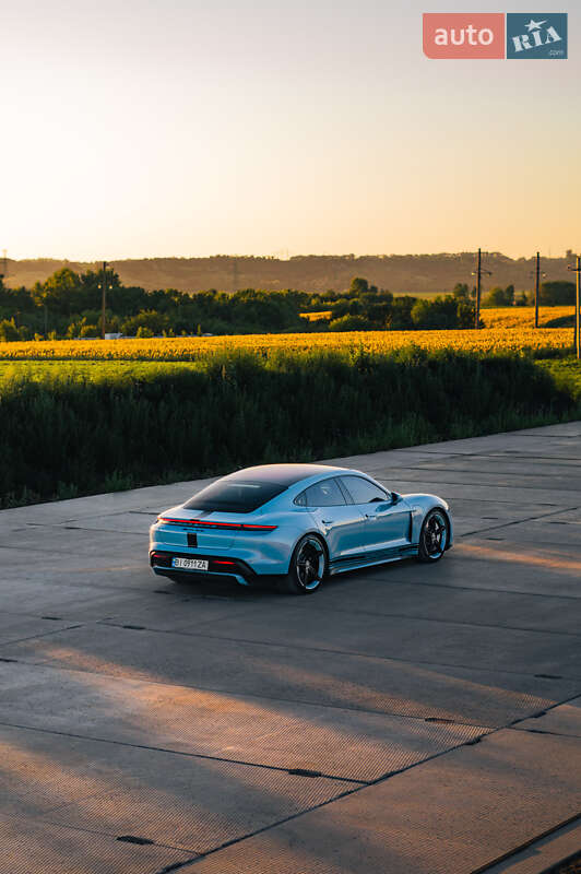 Седан Porsche Taycan 2020 в Полтаве