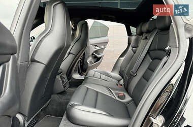 Седан Porsche Taycan 2021 в 