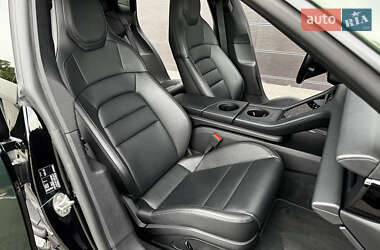 Седан Porsche Taycan 2021 в 