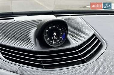 Седан Porsche Taycan 2021 в 