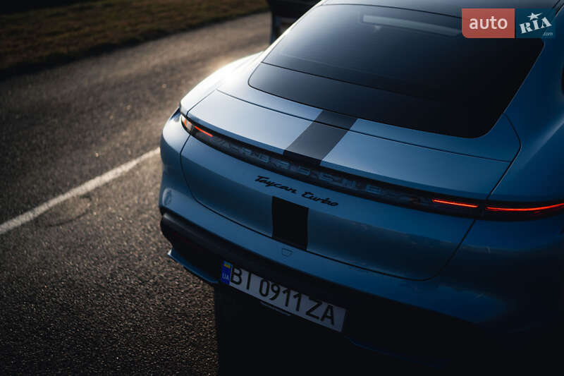 Седан Porsche Taycan 2020 в Полтаве