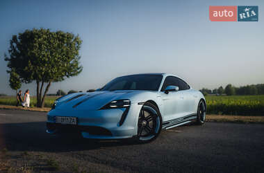 Седан Porsche Taycan 2020 в 