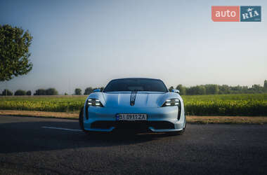 Седан Porsche Taycan 2020 в 