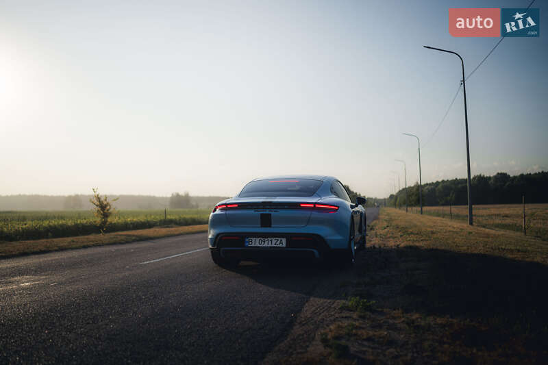 Седан Porsche Taycan 2020 в Полтаве