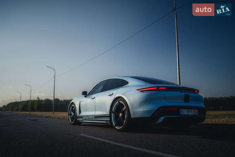 Седан Porsche Taycan 2020 в Полтаве