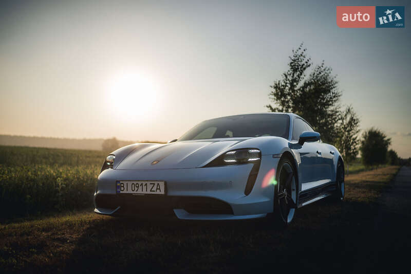 Седан Porsche Taycan 2020 в Полтаве