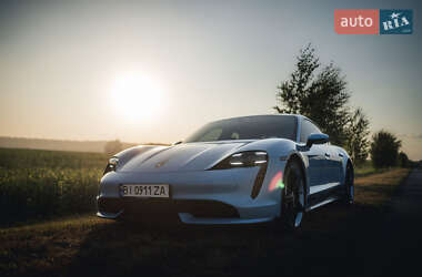 Седан Porsche Taycan 2020 в 