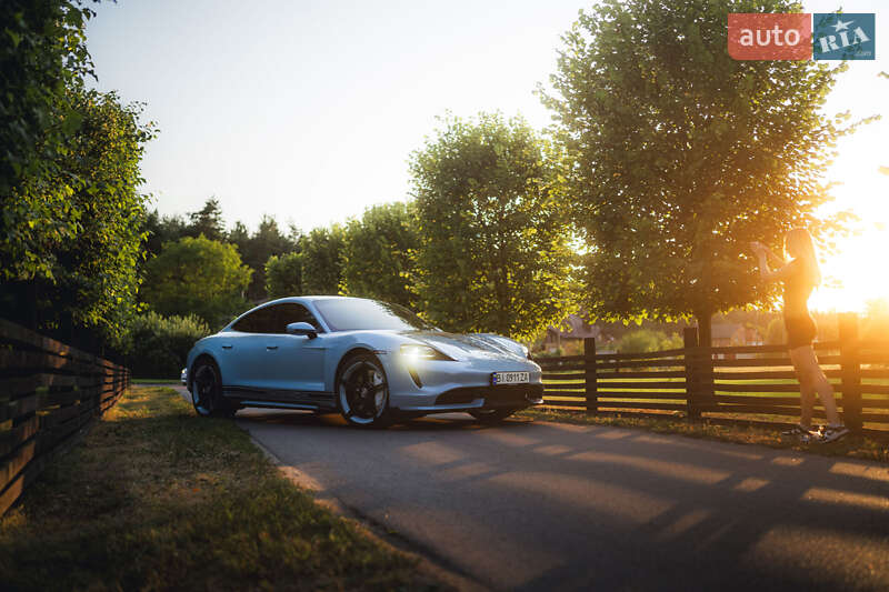 Седан Porsche Taycan 2020 в Полтаве