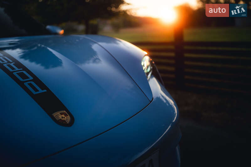 Седан Porsche Taycan 2020 в Полтаве