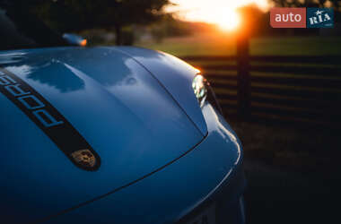 Седан Porsche Taycan 2020 в 