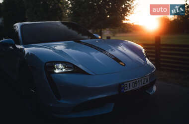 Седан Porsche Taycan 2020 в 