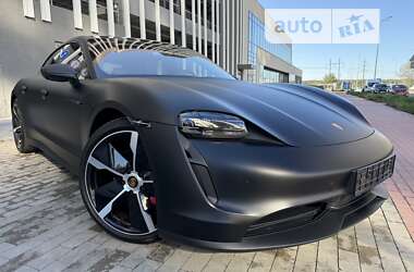 Седан Porsche Taycan 2023 в Киеве