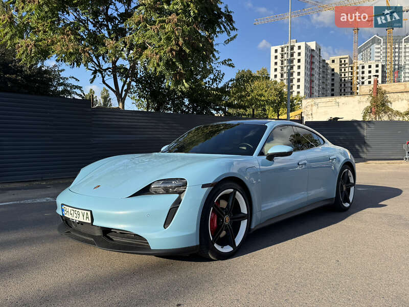 Porsche Taycan 2021