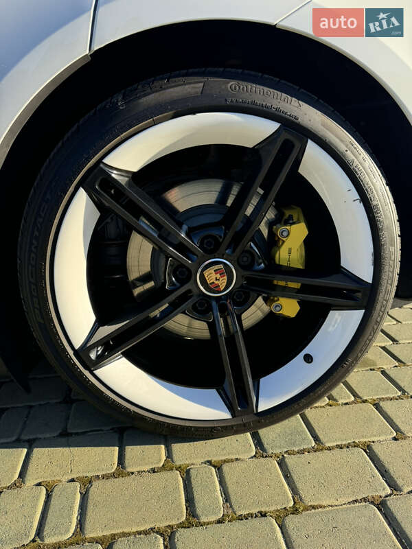 Седан Porsche Taycan 2021 в Одессе