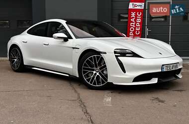 Седан Porsche Taycan 2020 в Києві