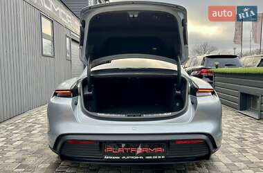 Седан Porsche Taycan 2022 в Києві