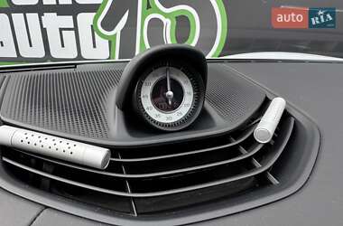 Седан Porsche Taycan 2020 в 