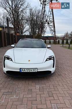 Седан Porsche Taycan 2021 в Києві