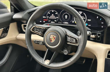 Седан Porsche Taycan 2021 в 